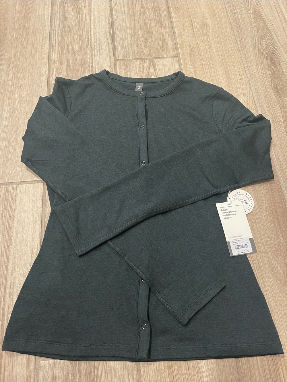 NWT Vuori Long Sleeve Halo Snap Cardigan Evergreen Heather Sz S VW1467 - Picture 2 of 10